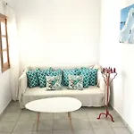 The Corfos Hills House בית נופש