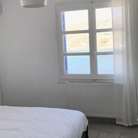 The Corfos Hills House