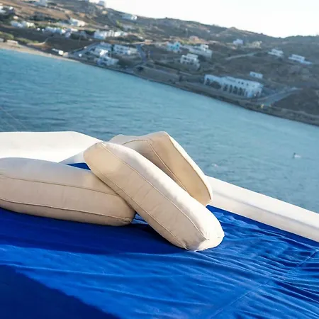 The Corfos Hills House