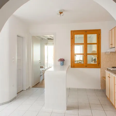 The Corfos Hills House