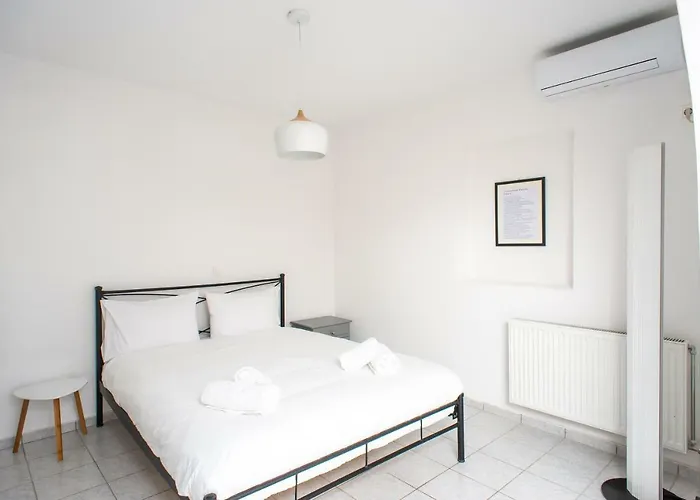 The Corfos Hills House