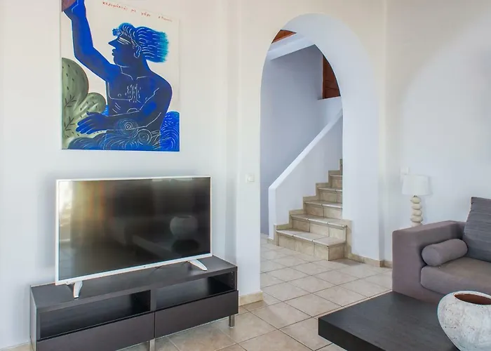 The Corfos Hills House