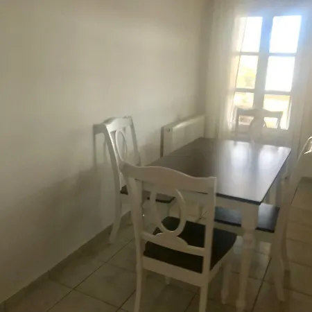 The Corfos Hills House Semesterbostad